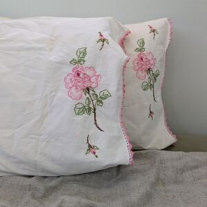 Floral Embroidered Pillowcase Set - Pink and White